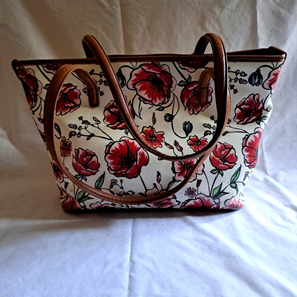 Woman's Purse/Medium Tote